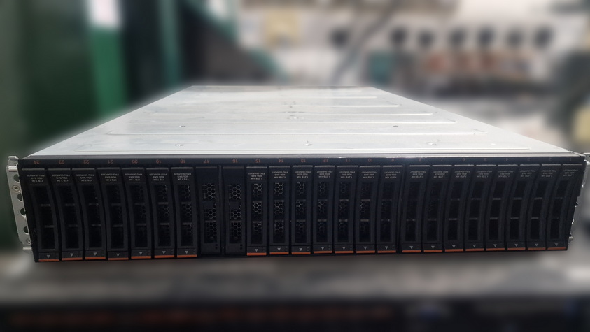 IBM Storwize Control Gen 2 V7000 2076 524 2x Controller 31P1845 24x SFF 2x PSU with 4 X 8GBs PCI E FIBRE CHANNEL CARD S with 24 Caddy Without Disk Used A