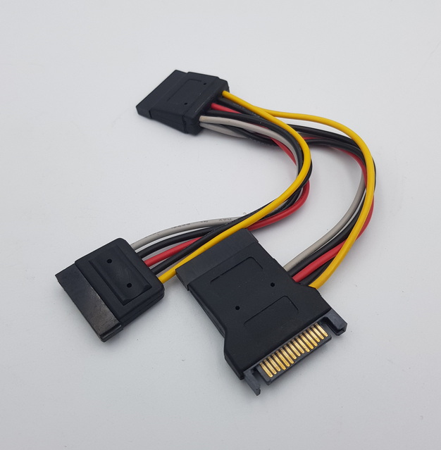 Lindy 33278 SATA Power Splitter Cable Internal SATA Power Adaptor New 15CM