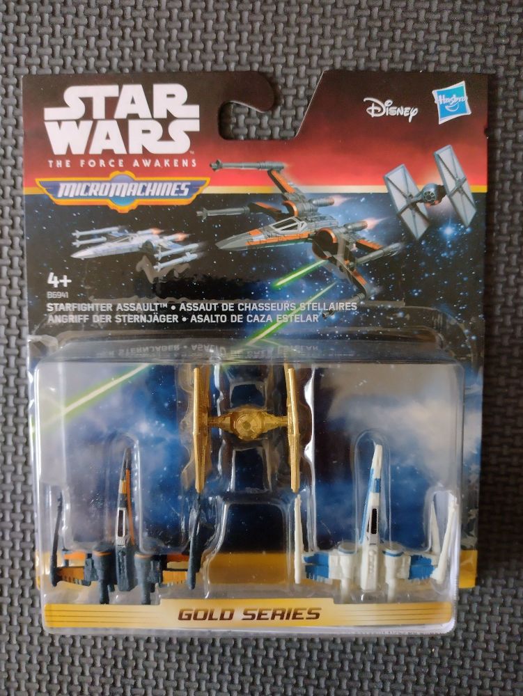 Disney B6941 Star Wars the Force Awakens Starfighter Assault